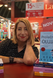 Biti s drugima Dženi Kolgan: Šta čoveka najviše usrećuje?