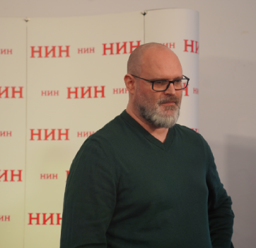 Živimo pod balastom konteksta, i neposrednog i šireg Darko Tuševljaković za NIN: